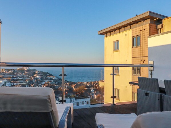 Property grounds - 10 Quay Court (Newquay)