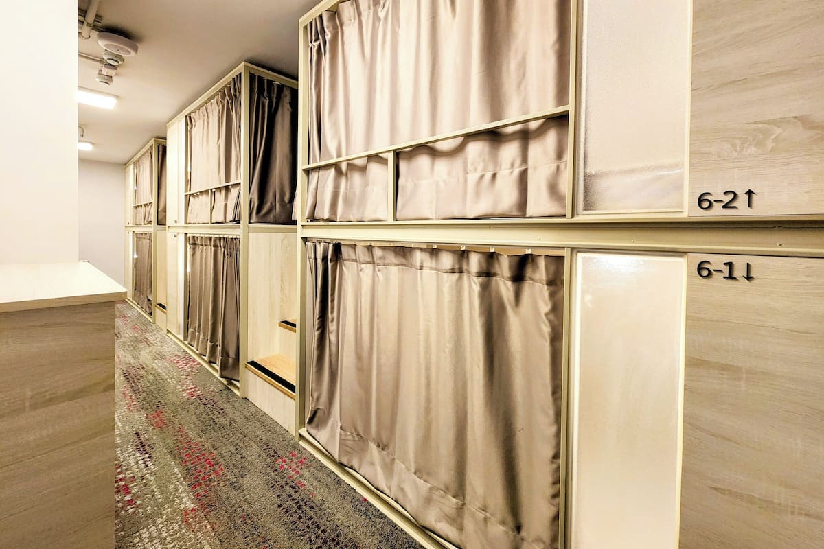 Down comforters, WiFi (free), bed sheets