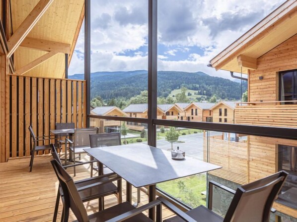 Outdoor dining - Penthouse # 3b mit Sauna&Außenbadewanne by Interhome (Sankt Georgen am Kreischberg)