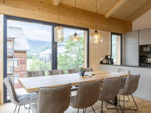 Dining - Penthouse # 3b mit Sauna&Außenbadewanne by Interhome (Sankt Georgen am Kreischberg)