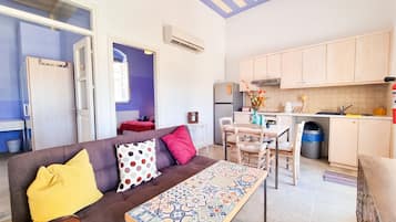 Traditional Apartment | Ruang tamu