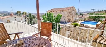 Village Charm Pool Apartment at Skarinou