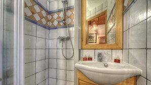 Comfort Room | Bathroom | Shower, towels, soap, shampoo