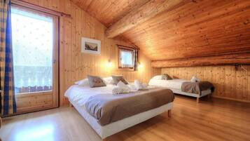 Comfort Room | WiFi (free), bed sheets