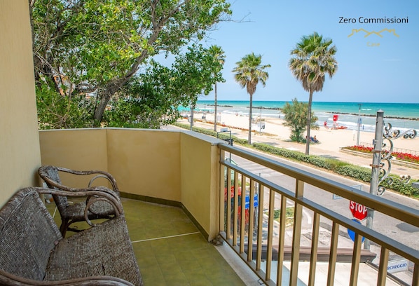 House, 2 Bedrooms, Balcony, Ocean View | Beach