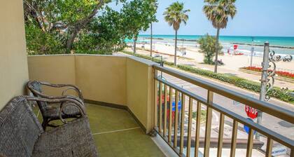 Palm Beach House - Sea and Beach View