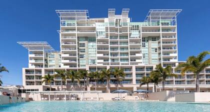 Pelican Waters U425 Studio With Golf Course Views