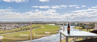 PELICAN WATERS RESORT UNIT 424