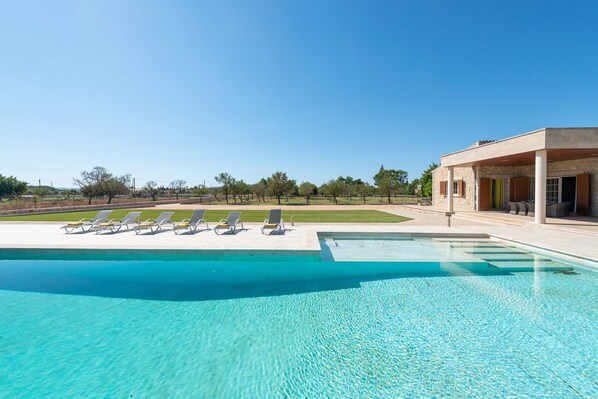 Piscine extérieure
