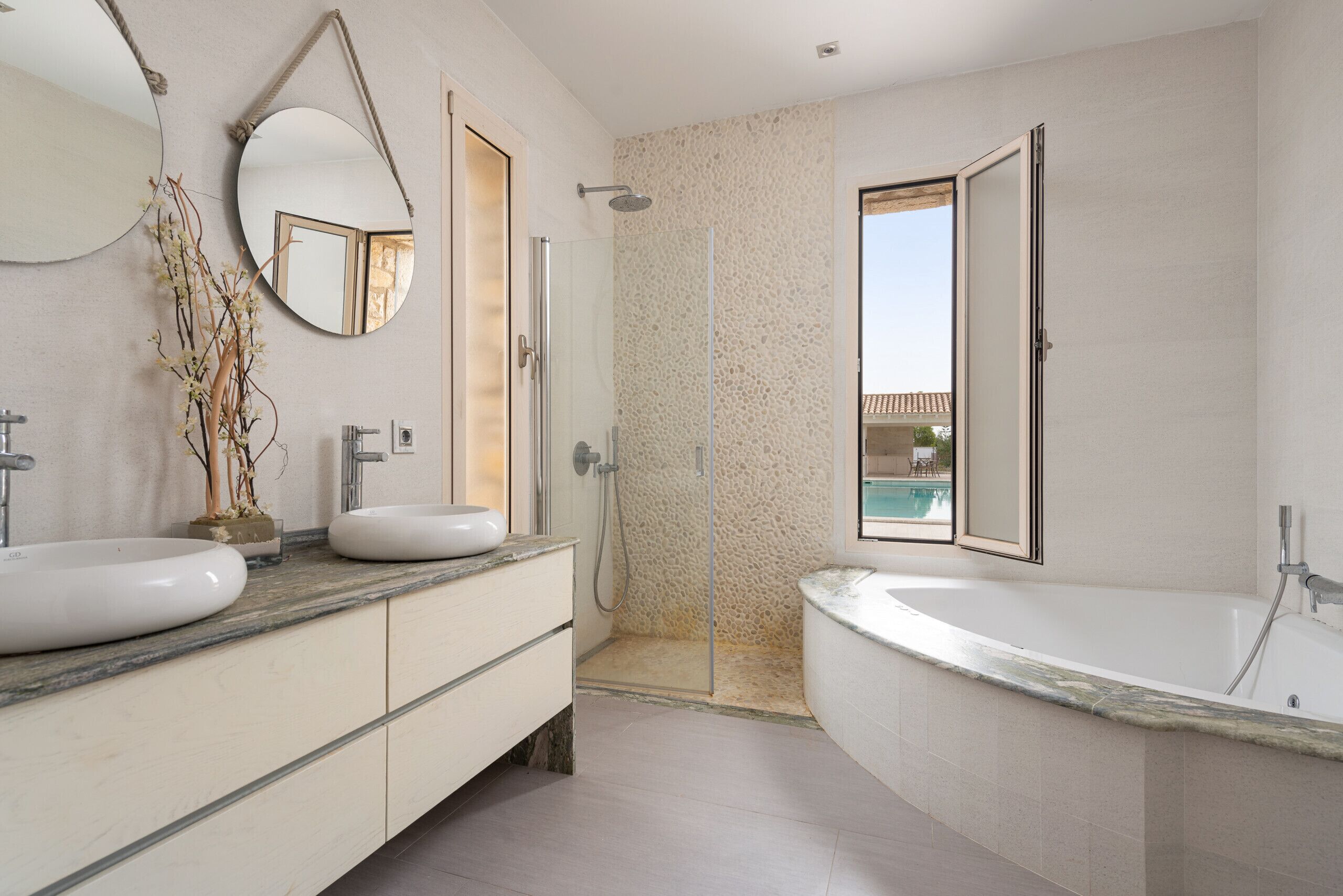 Bathtub, hair dryer, towels