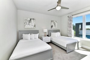 5 Schlafzimmer, Zimmersafe, Bügeleisen/Bügelbrett, Reisekinderbett