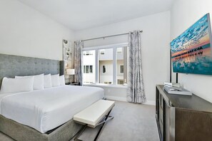 5 chambres, coffres-forts dans les chambres, fer et planche à repasser