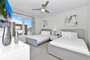 5 chambres, coffre-fort, fer et planche à repasser, lit de bébé portatif