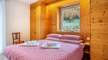 2 chambres, fer et planche Ă repasser, Wi-Fi gratuit, draps fournis