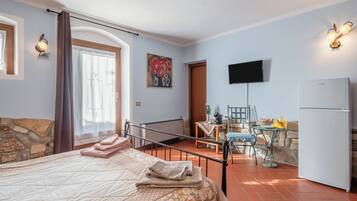 5 slaapkamers, een strijkplank/strijkijzer, gratis wifi, beddengoed