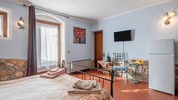 5 Schlafzimmer, BĂŒgeleisen/BĂŒgelbrett, kostenloses WLAN, BettwĂ€sche