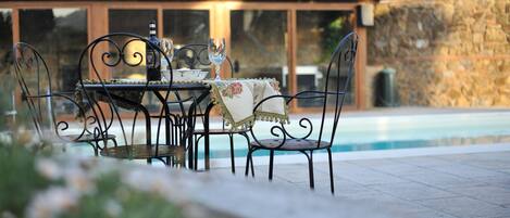 屋外ダイニングエリア