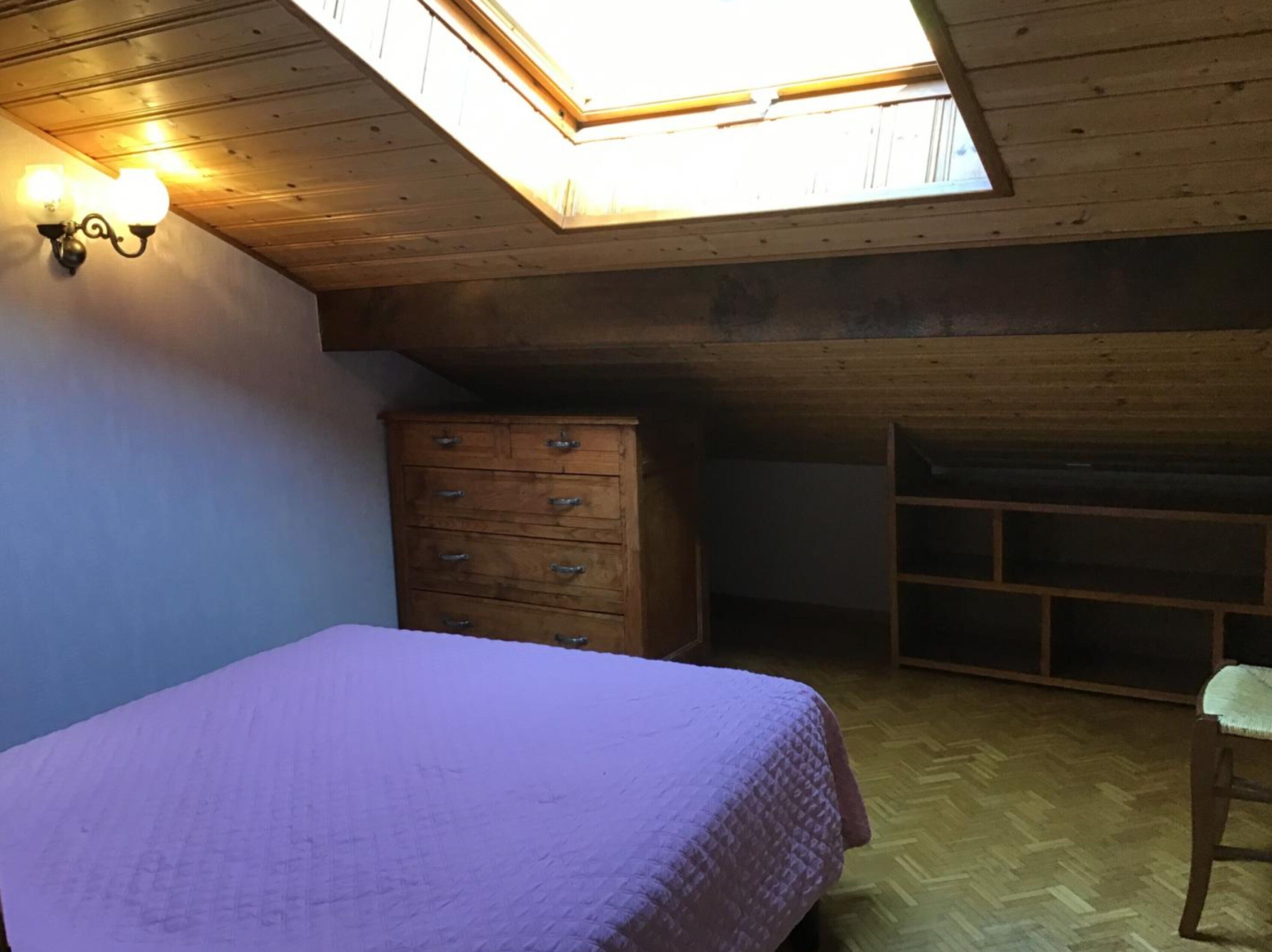 2 bedrooms, iron/ironing board, bed sheets