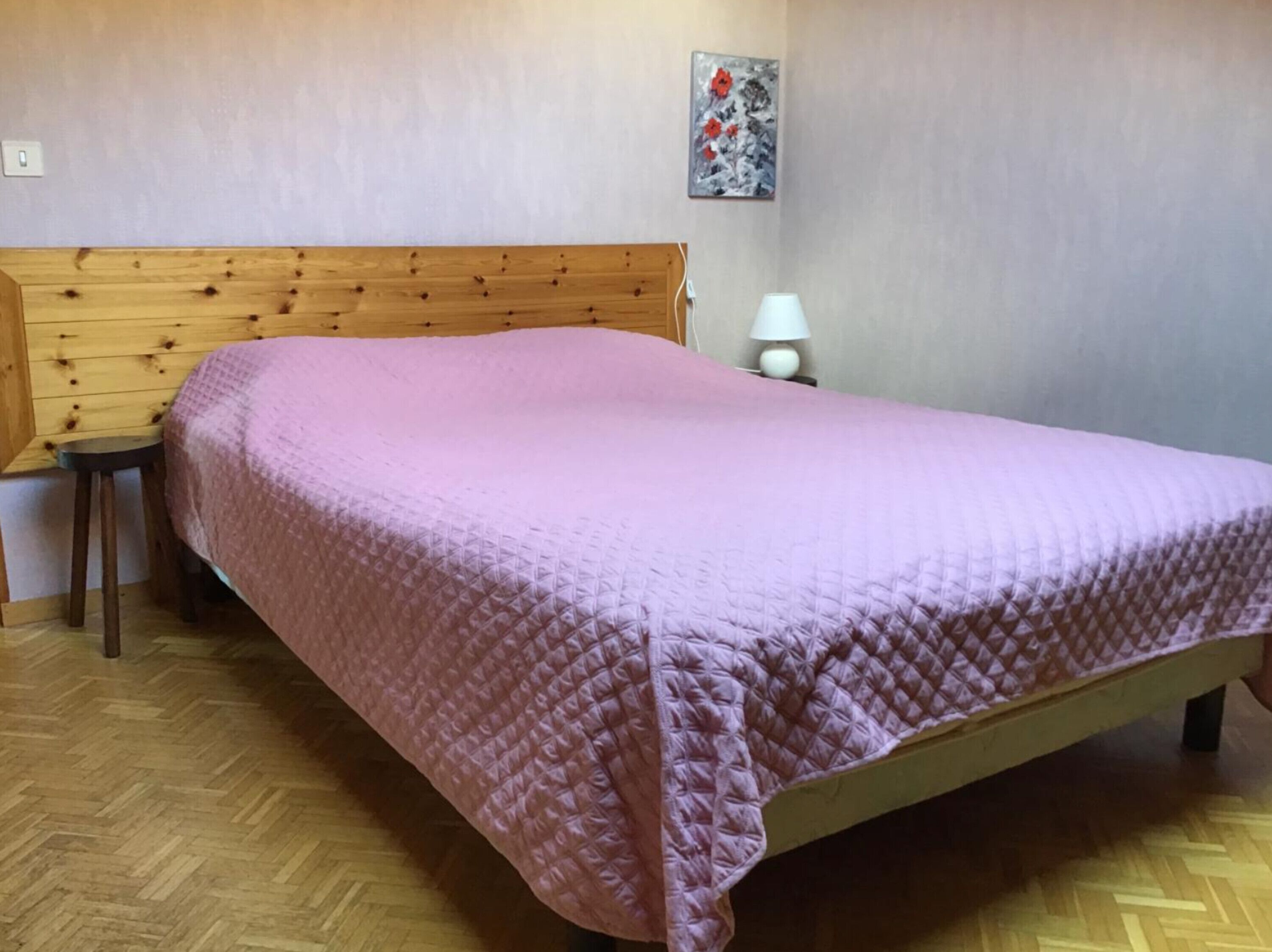 2 slaapkamers, een strijkplank/strijkijzer, beddengoed