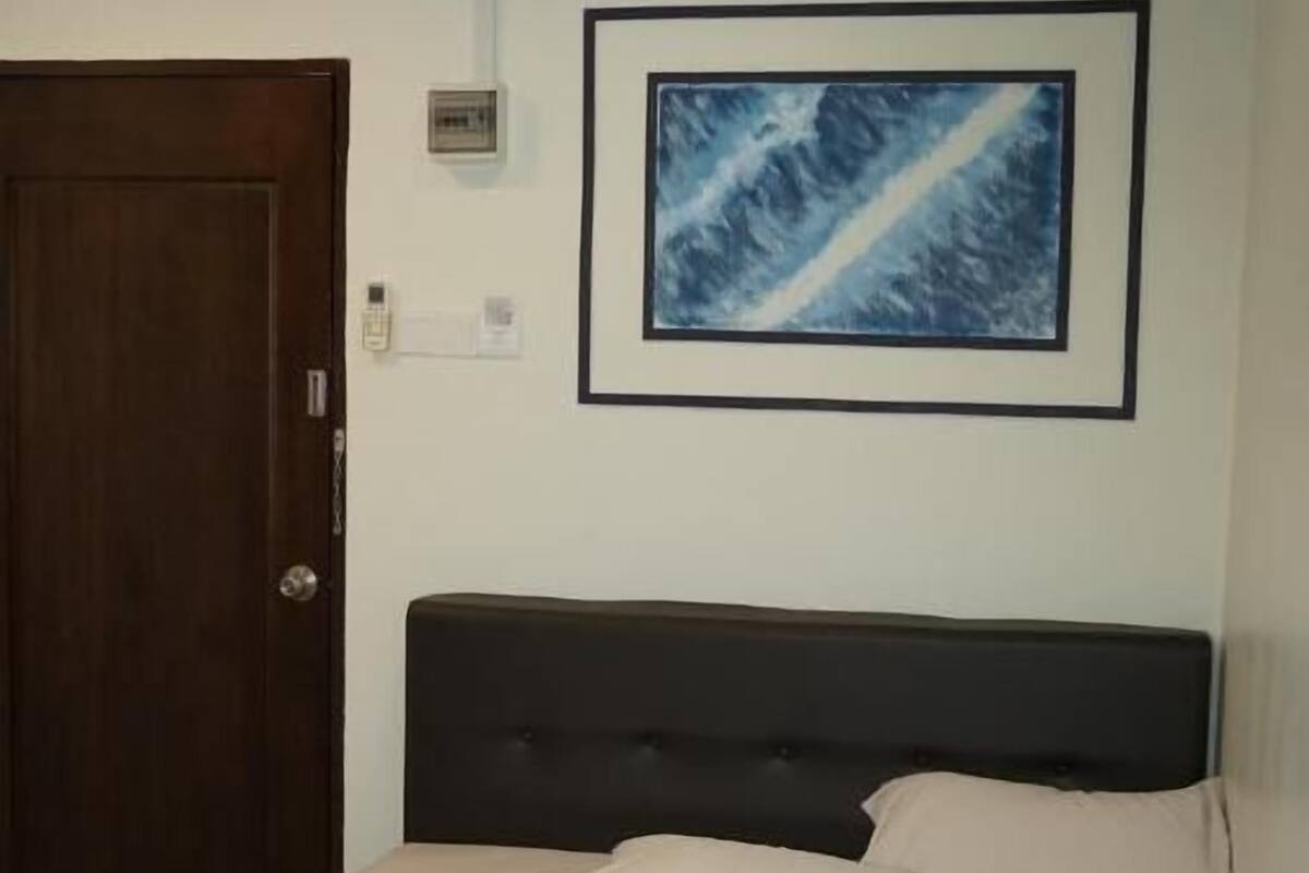 Standard Double Room | Desk, bed sheets