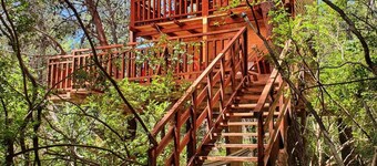 TreeHouses Ljubač Glamping Robinson