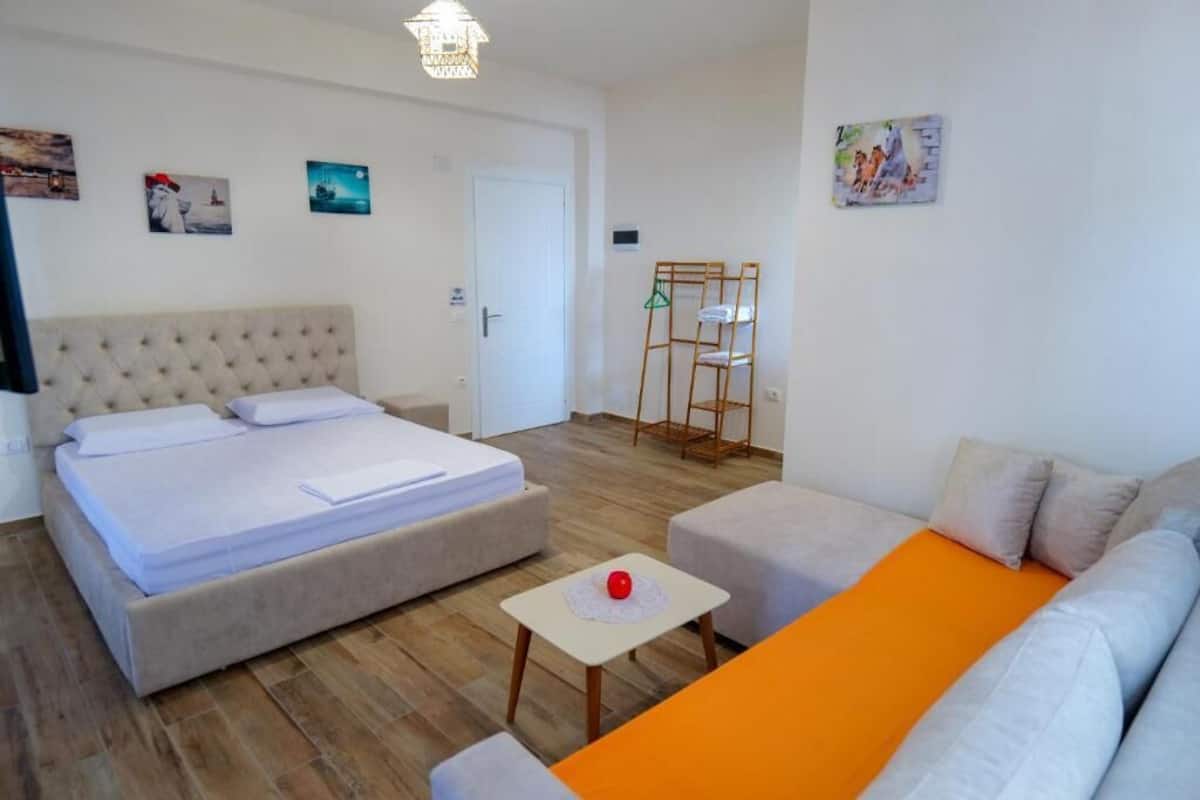 Estudio | 1 habitación, escritorio y wifi gratis