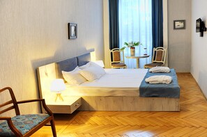 Comfort-værelse | 1 soveværelse, mørklægningsgardiner, strygejern/strygebræt, gratis Wi-Fi