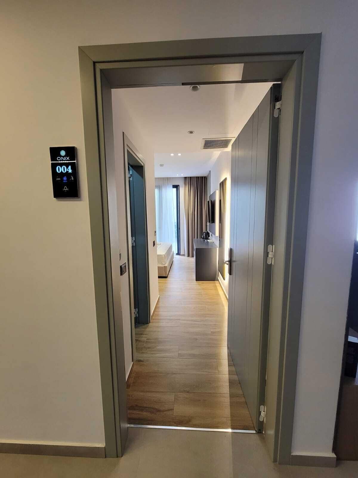 Double Room | Premium bedding, in-room safe, desk, blackout drapes