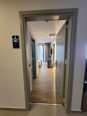 Literie de qualité supérieure, coffres-forts dans les chambres, bureau