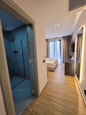 Literie de qualité supérieure, coffres-forts dans les chambres, bureau