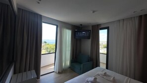 Premium bedding, in-room safe, desk, blackout curtains - Onix Hotel (Ksamil)