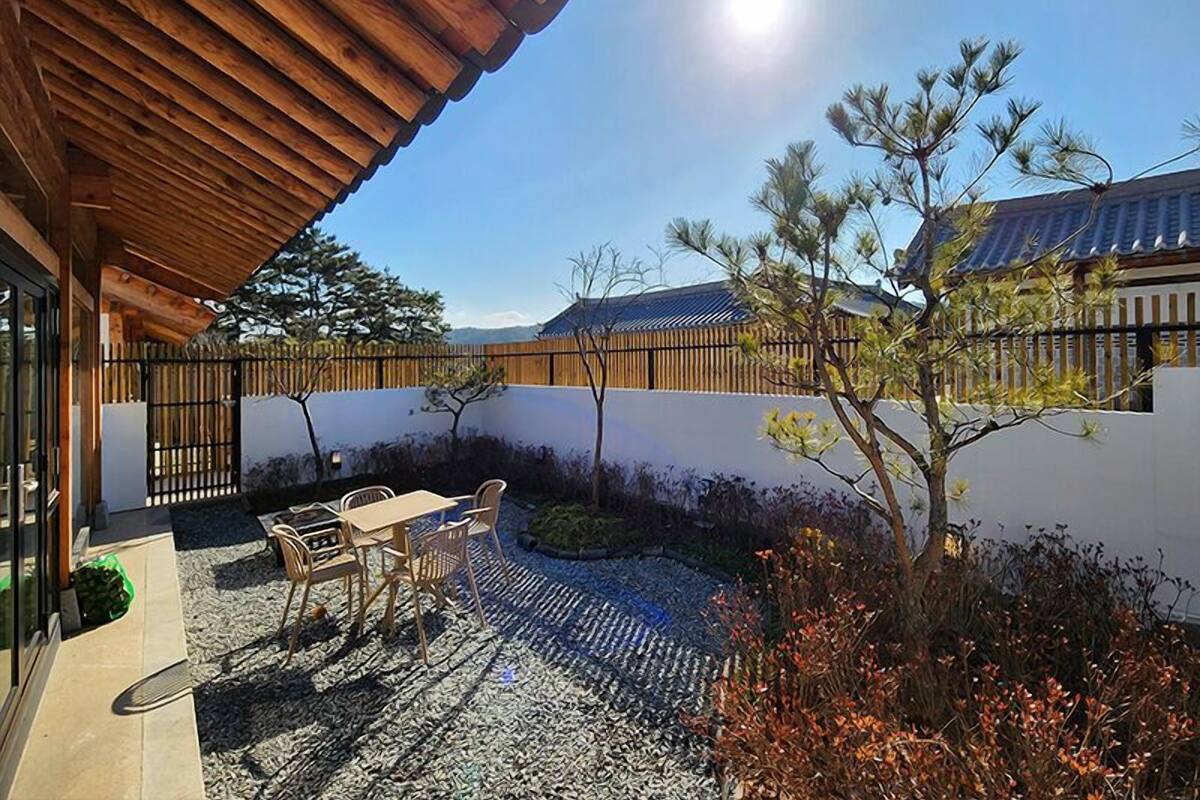 [Kuen Gu-ruem]One Bedroom Suite for Modern Hanok: Garden View | WiFi (無料)、ベッドシーツ