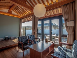 [Kuen Gu-ruem]One Bedroom Suite for Modern Hanok: Garden View