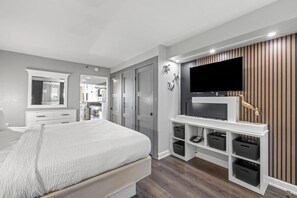 1 bedroom, WiFi, bed sheets - Sun & Sand Waiting for You: Oceanfront Ste 4th Flr (Myrtle Beach)