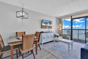 Interior - Beach Bum: Oceanfront Suite With Views 8th Floor (Myrtle Beach)
