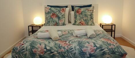 1 室のベッドルーム、アイロン / アイロン台、WiFi (無料)、ベッドシーツ