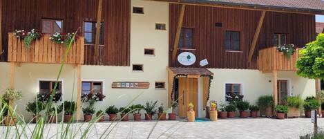 Façade de lâhĂ©bergement