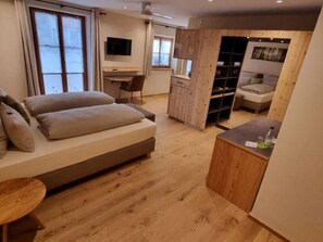 Double Room | Soundproofing, free WiFi, bed sheets