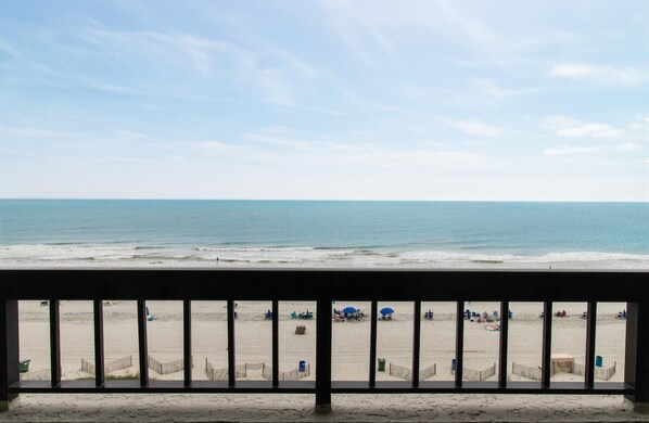 On the beach - Seaside Tranquility Spacious Suite 5th Floor (Myrtle Beach)