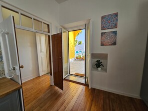 Interior - Holiday Apartment "Casa Semedo" with Private Terrace, Balcony & Wi-Fi (Montemor-o-Novo)