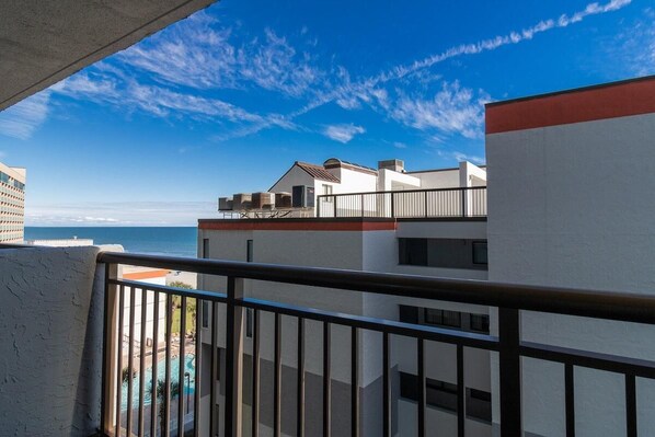 Property grounds - Radiant OF Three Bedroom Condo 9th Floor (Myrtle Beach)