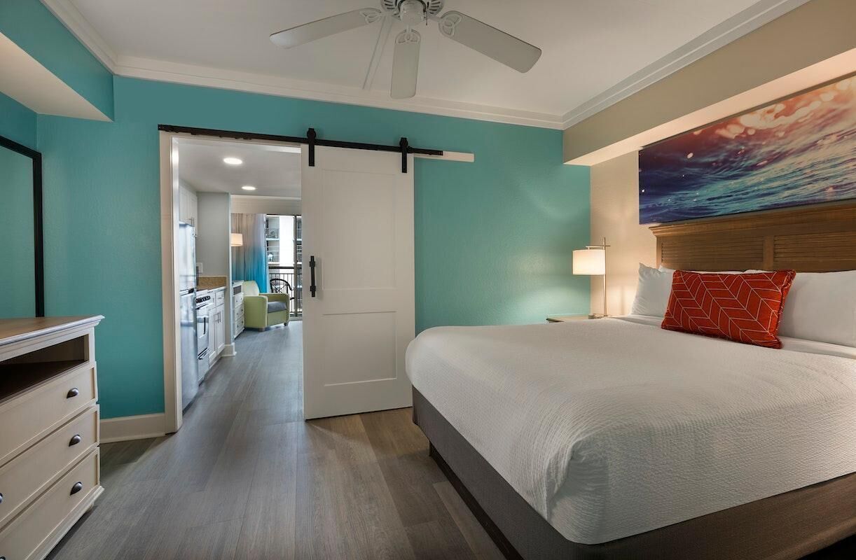 2 bedrooms, iron/ironing board, internet, bed sheets