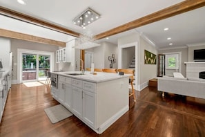 Interior - ᴥ Luxury Houses Free Parking! Pool! Pet Friendly ᴥ
 (Atlanta)