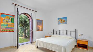 2 bedrooms, bed sheets