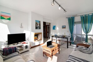 Télévision, chaîne hi-fi
