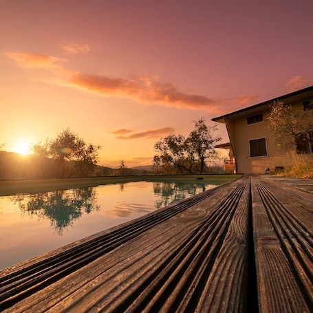 Pool. Holiday Home "Villa Gli Ulivi" with Mountain View, Private Pool and Wi-Fi