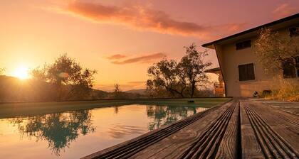 Maison de vacances "Villa Gli Ulivi" avec vue sur les montagnes, piscine privée et Wi-Fi