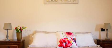 6 Schlafzimmer, Bügeleisen/Bügelbrett, kostenloses WLAN, Bettwäsche