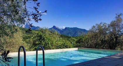 Ferienhaus "Villa Gli Ulivi" mit Bergblick, Privatem Pool und WLAN