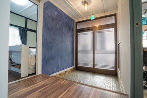 Comfort House | 5 bedrooms, desk, blackout drapes, free WiFi